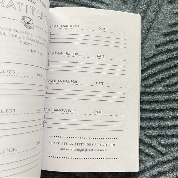 Good Days Start With Gratitude Daily Journal (NEW) - Picture 9 of 9